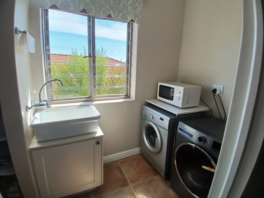 To Let 3 Bedroom Property for Rent in Dennegeur Western Cape